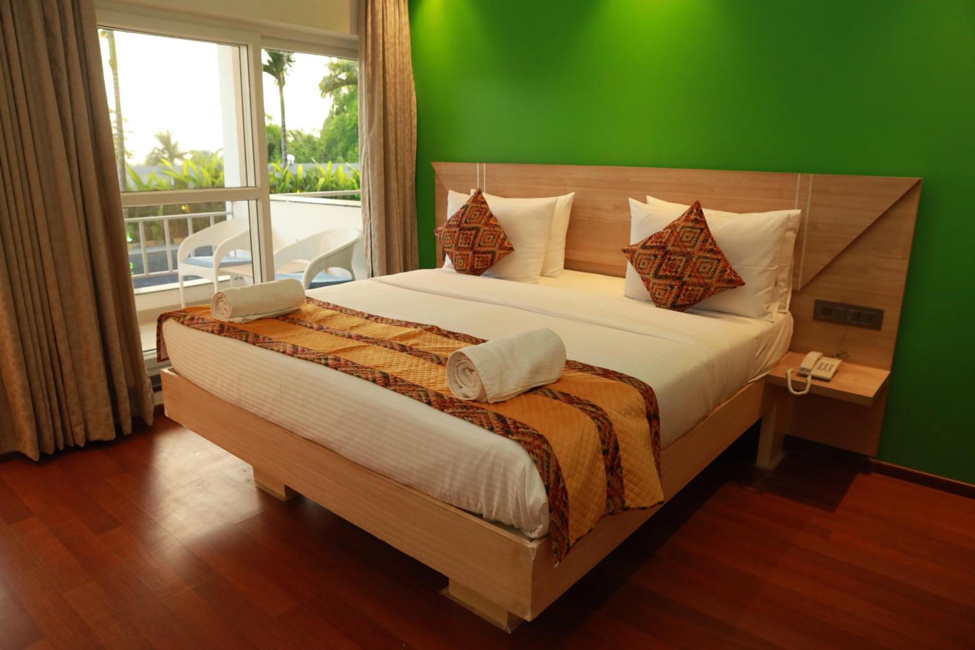 Gracias Cafe & Resort Morjim Exterior photo