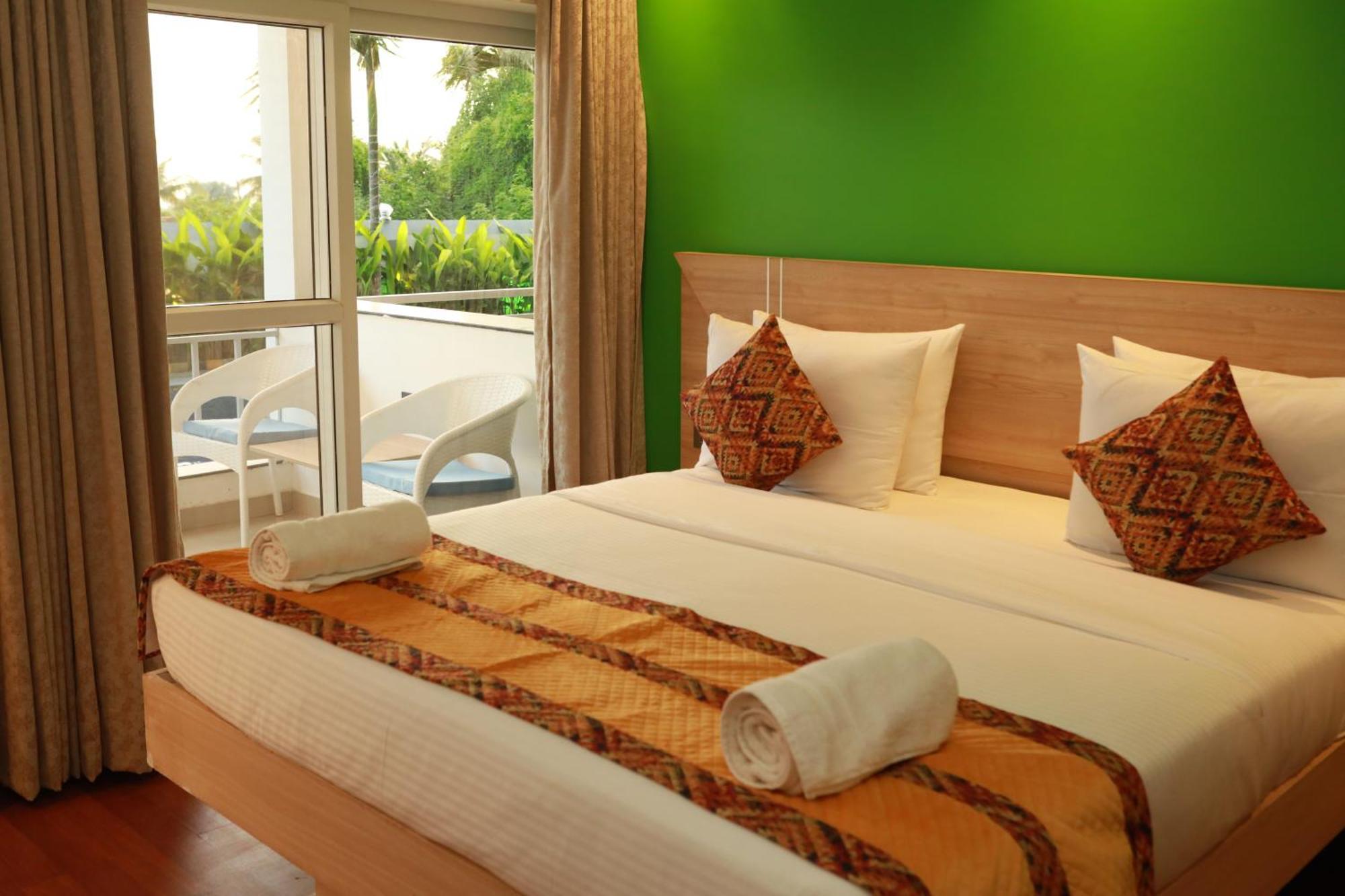 Gracias Cafe & Resort Morjim Exterior photo